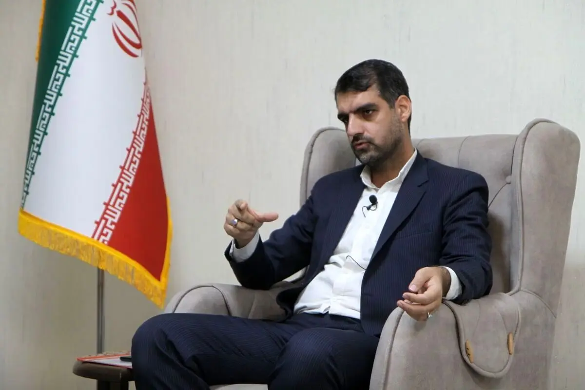 توجیه نماینده قم برای توهین به ظریف در مجلس: «غلط کردی» کمترین عبارت بود و استحقاقش را داشت
