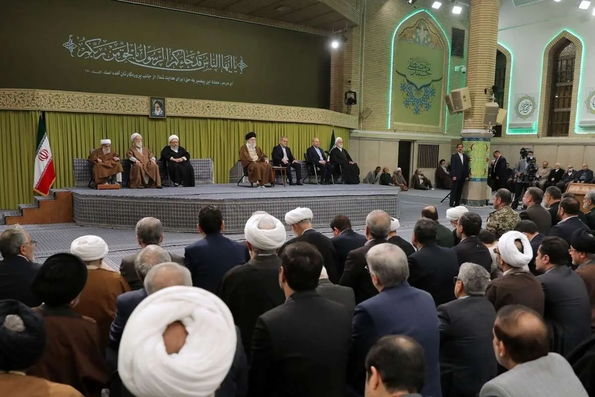 تصویری از سران قوا در کنار رهبر معظم انقلاب در دیدار روز عید مبعث