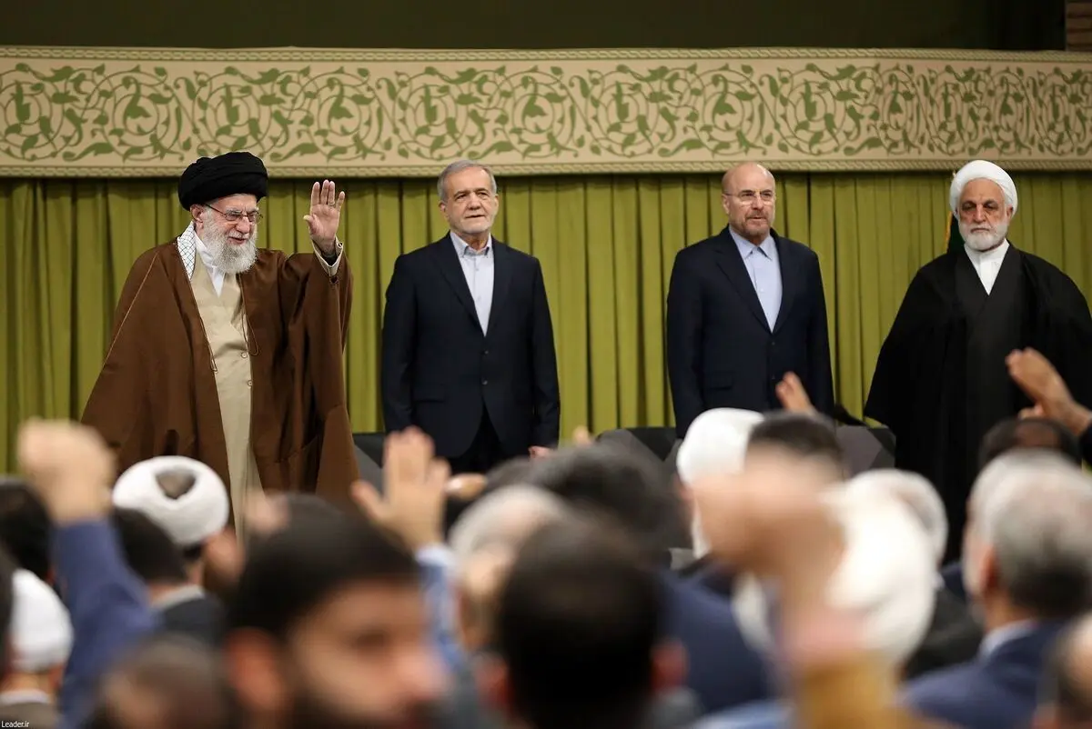 (تصاویر) دیدار مسئولان نظام و سفرای کشورهای اسلامی با رهبر انقلاب