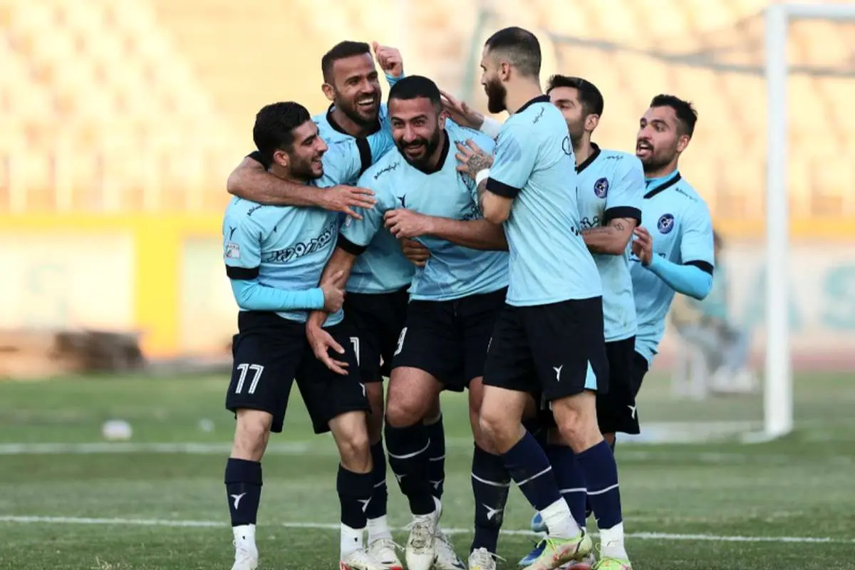 (عکس) پوستر جالب باشگاه پیکان برای افتتاح ورزشگاه