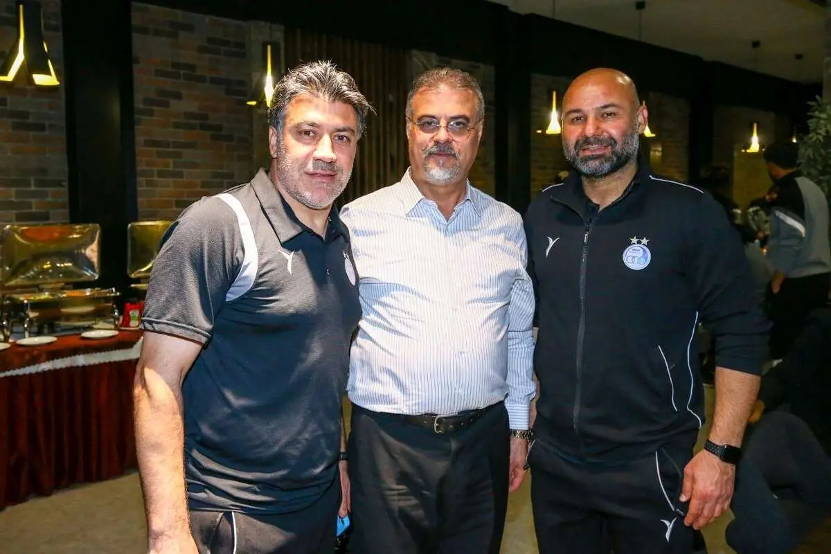 (عکس) ١ میلیون کامنت زیر یک پست استقلال!
