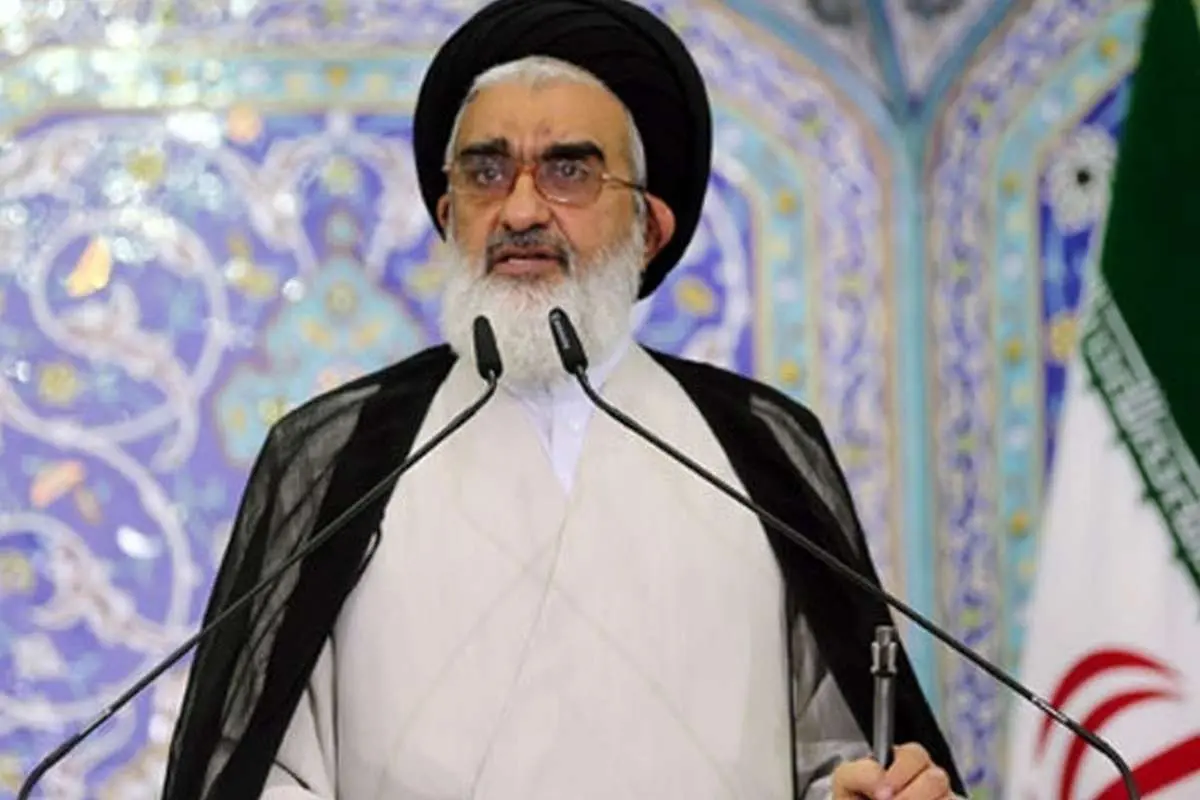امام جمعه قم: راهپیمایی ۲۲ بهمن همه پرسی سالانه است