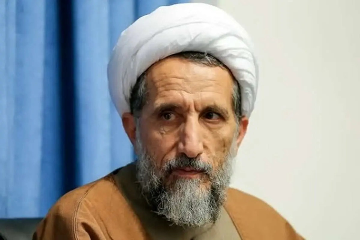 امام جمعه جدید قزوین: امیدواریم بتوانیم مردم را زیر پرچم ولایت کنار هم قرار دهیم