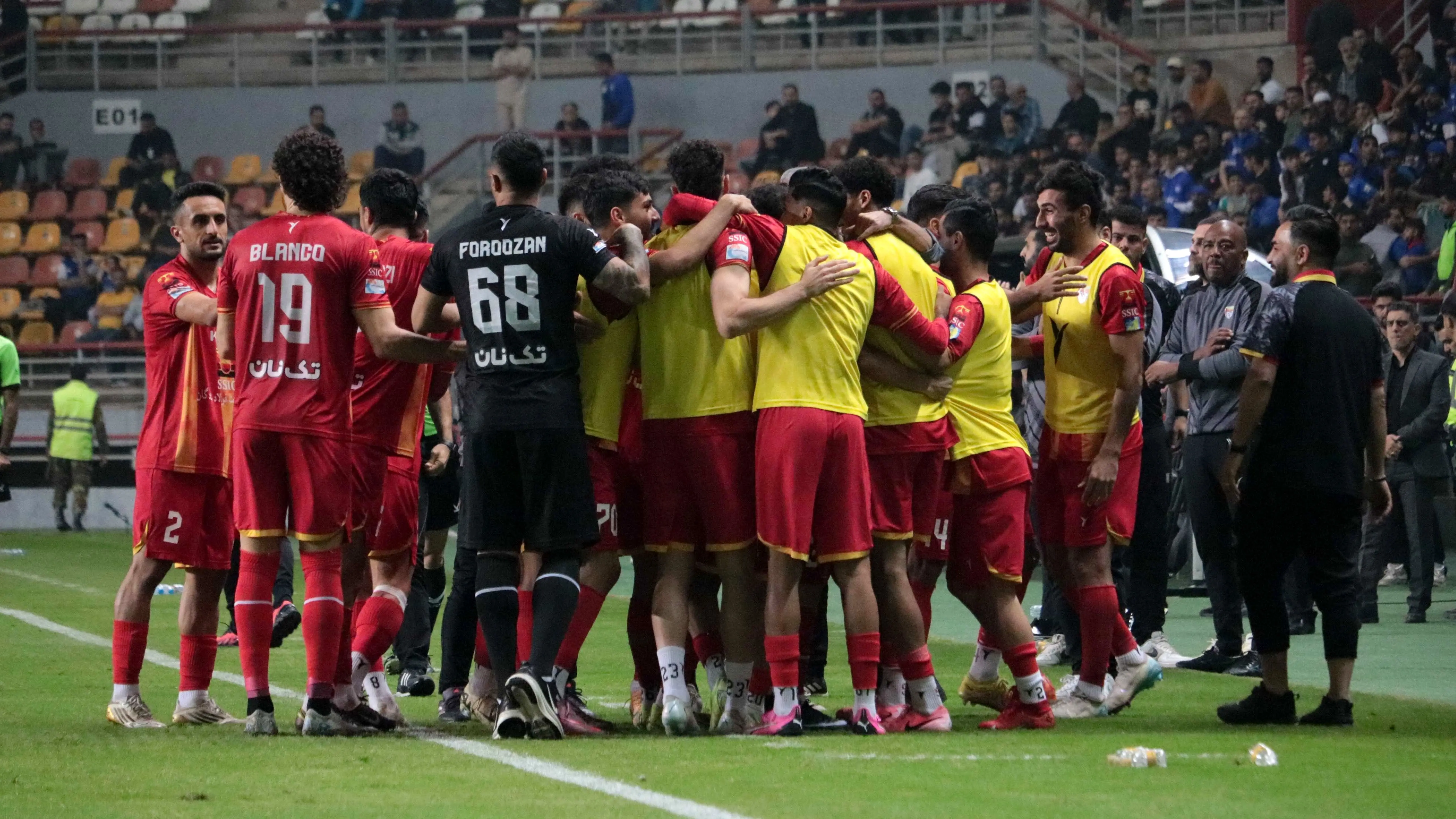برد ۳- ۰ فولاد مقابل استقلال خوزستان در جام حذفی / شب رویایی ساسان