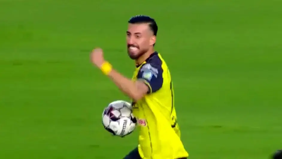 ببینید؛ گل اول سپاهان به استقلال روی گل به خودی آشورماتوف دقیقه 14