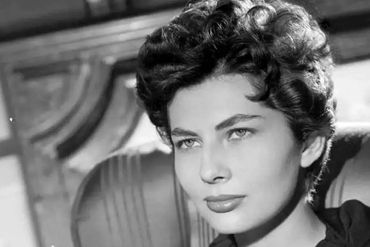 «ثریا ملکه دو رگه ایران» در کنار برادر، پدر و مادر آلمانی اش؛ دهه 20 