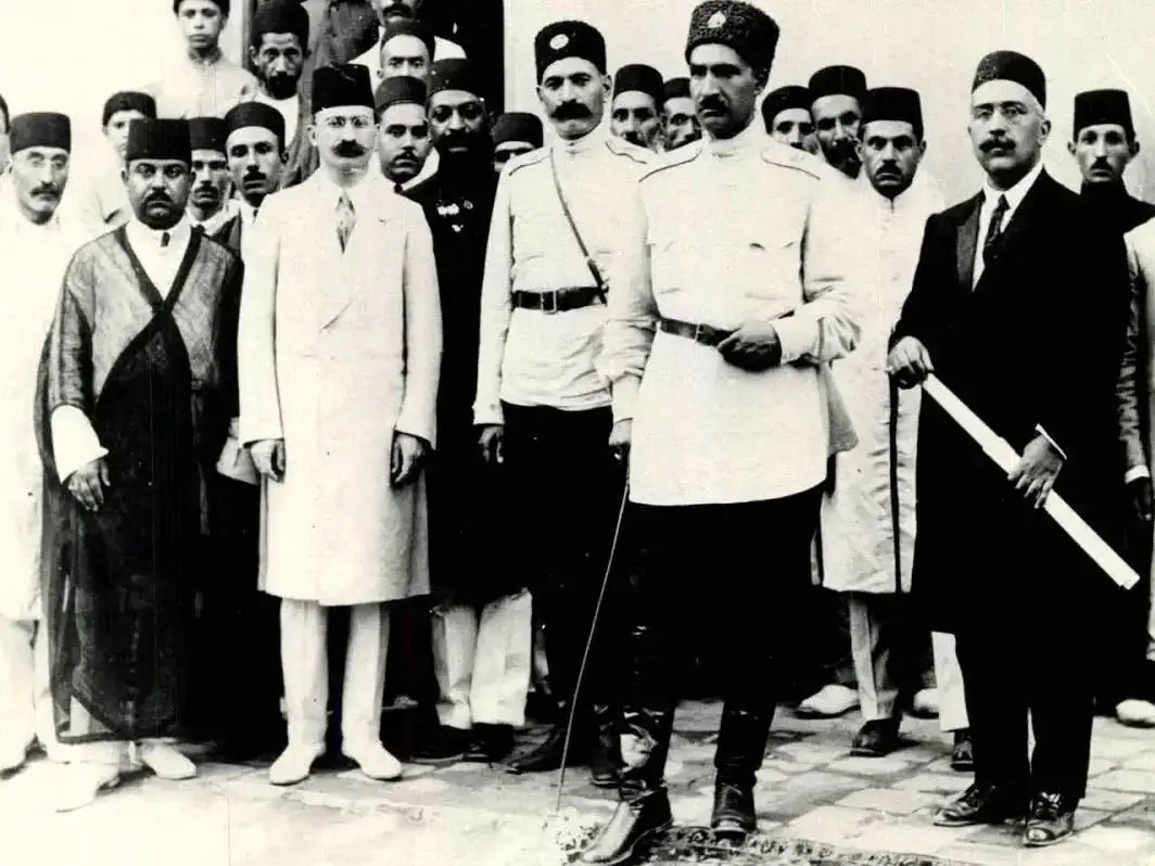 «رضاخان» پشت تیربار در کرمانشاه؛ سال 1291