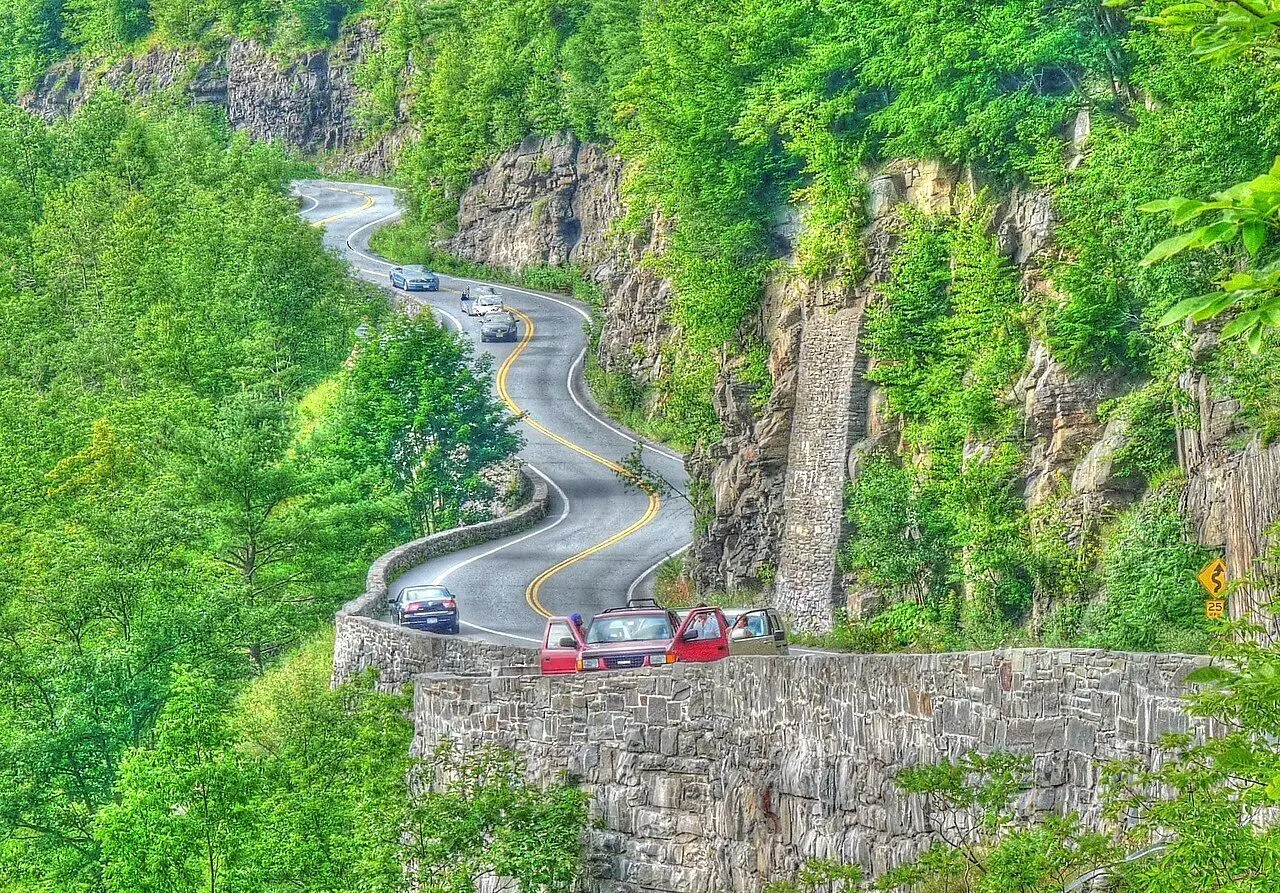 جاده چالوس آمریکایی ها 