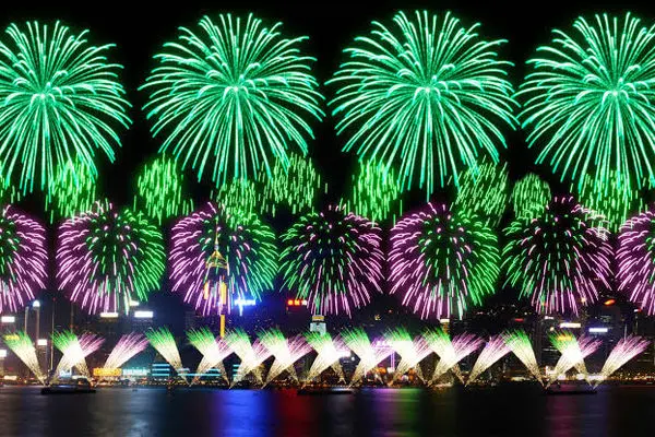 آتش‌بازی باشکوه آسمان چین در شب سال نو