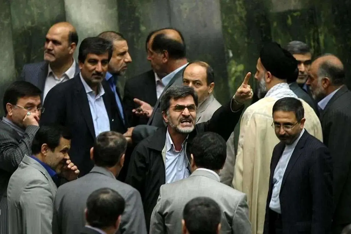 واکنش تند کوچک زاده به مذاکرات: امروز بیشرفها شرف را قربانی میکنند