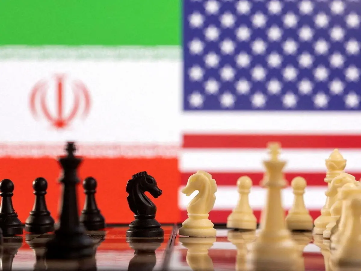 انتقاد کیهان از مذاکرات: کشور را معطل نکنید