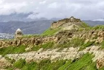 اژد‌های خفته در قلعه و آرامگاهی برای ننه نادرشاه