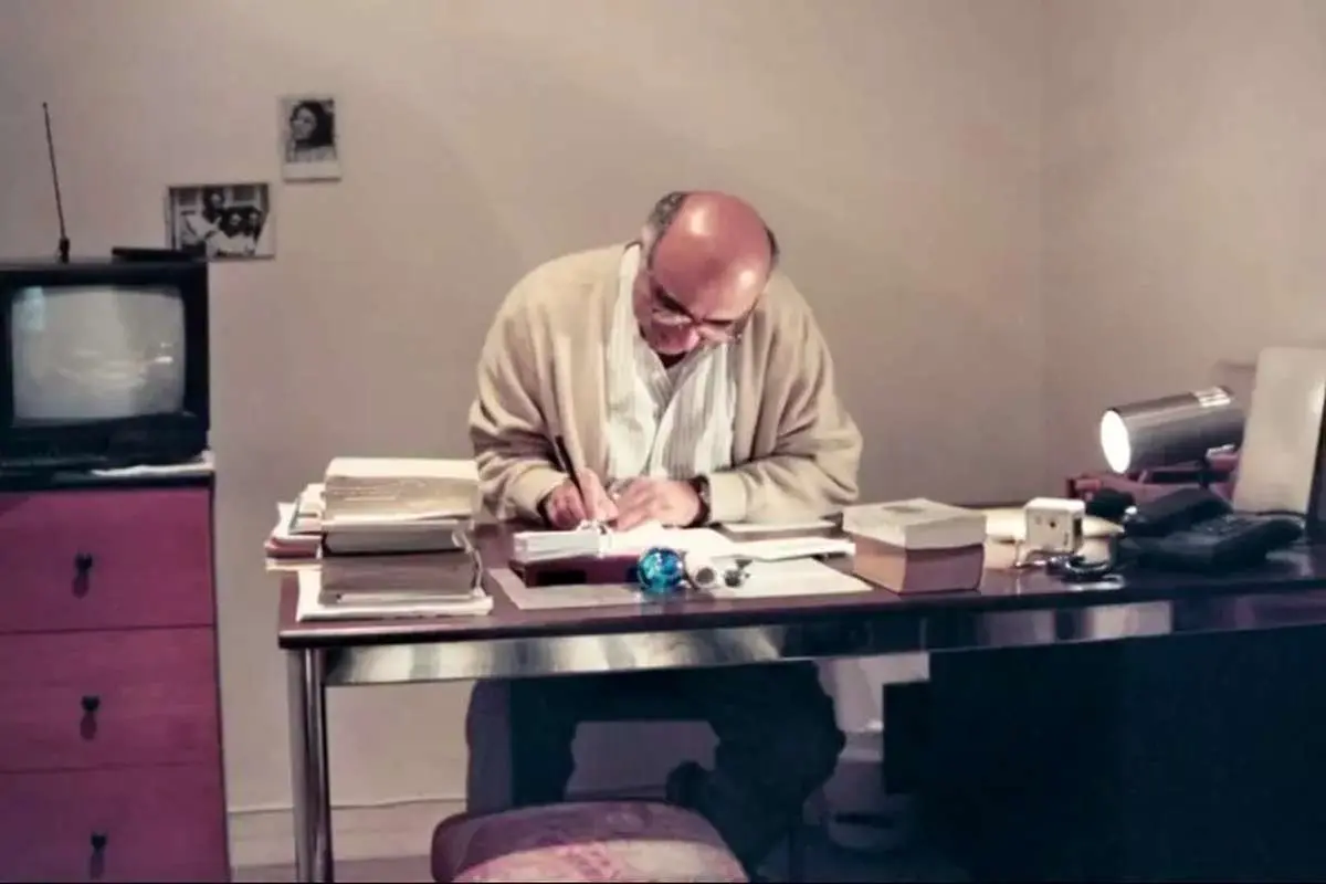 شاهرخ مسکوب؛ مرگنویسی که در ما میپِلِکد