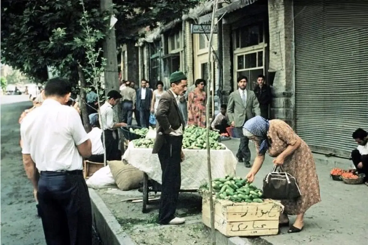 تصویر؛ میدان میوه و تره‌بار تهران در ۵۰ سال پیش