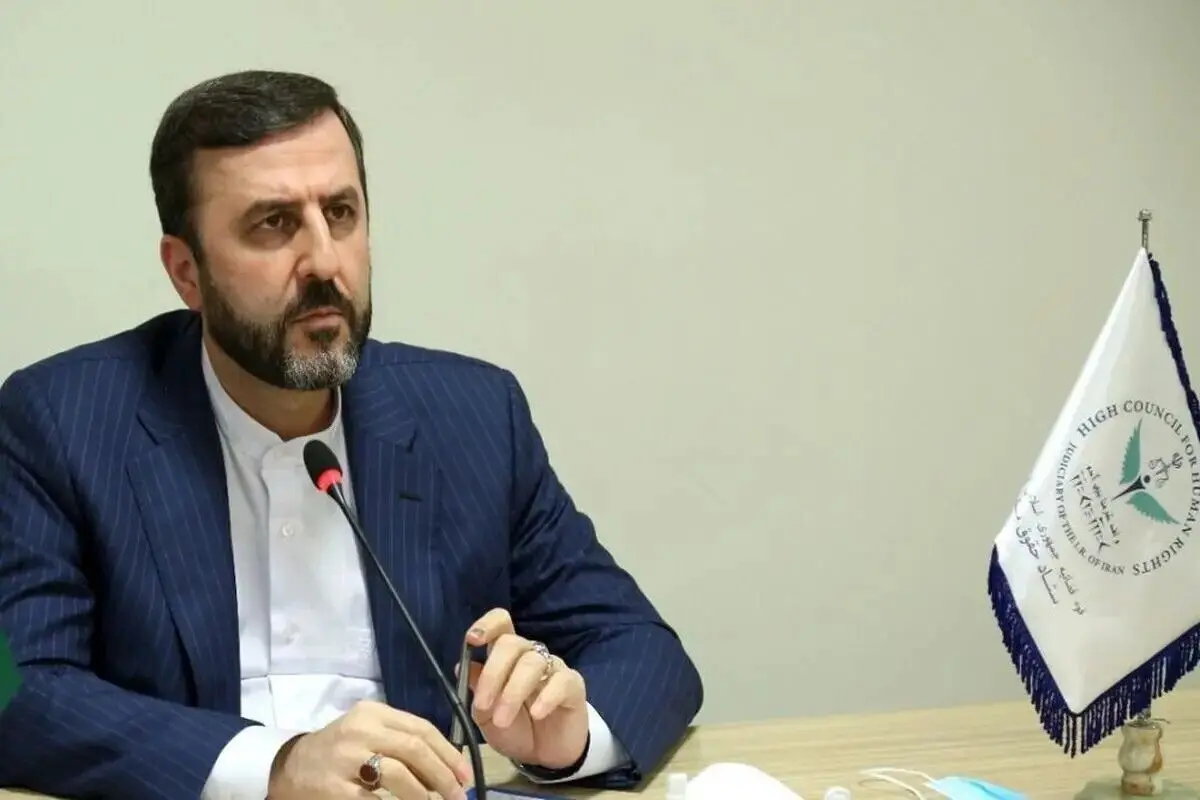 سفیر ایران در عمان: شایعه خودکار طلاکاری‌شده و غریب‌آبادی دروغ است
