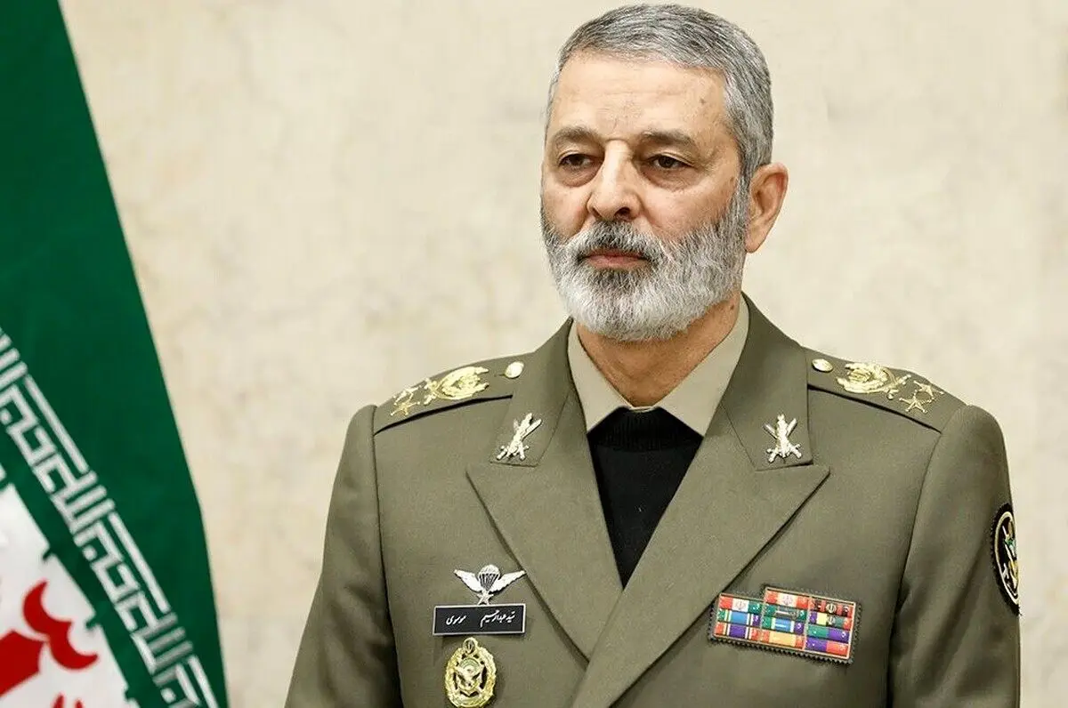 فرمانده کل ارتش: جنگ افروزان همیشه منفورند؛ در دفاع از منافع ملی لحظه‌ای درنگ و غفلت نخواهیم داشت