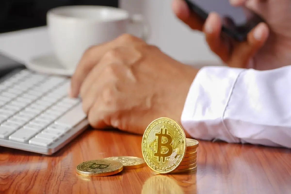چطور مثل حرفه‌ای‌ها بیت‌کوین و اتریوم خود را بیمه کنیم؟
