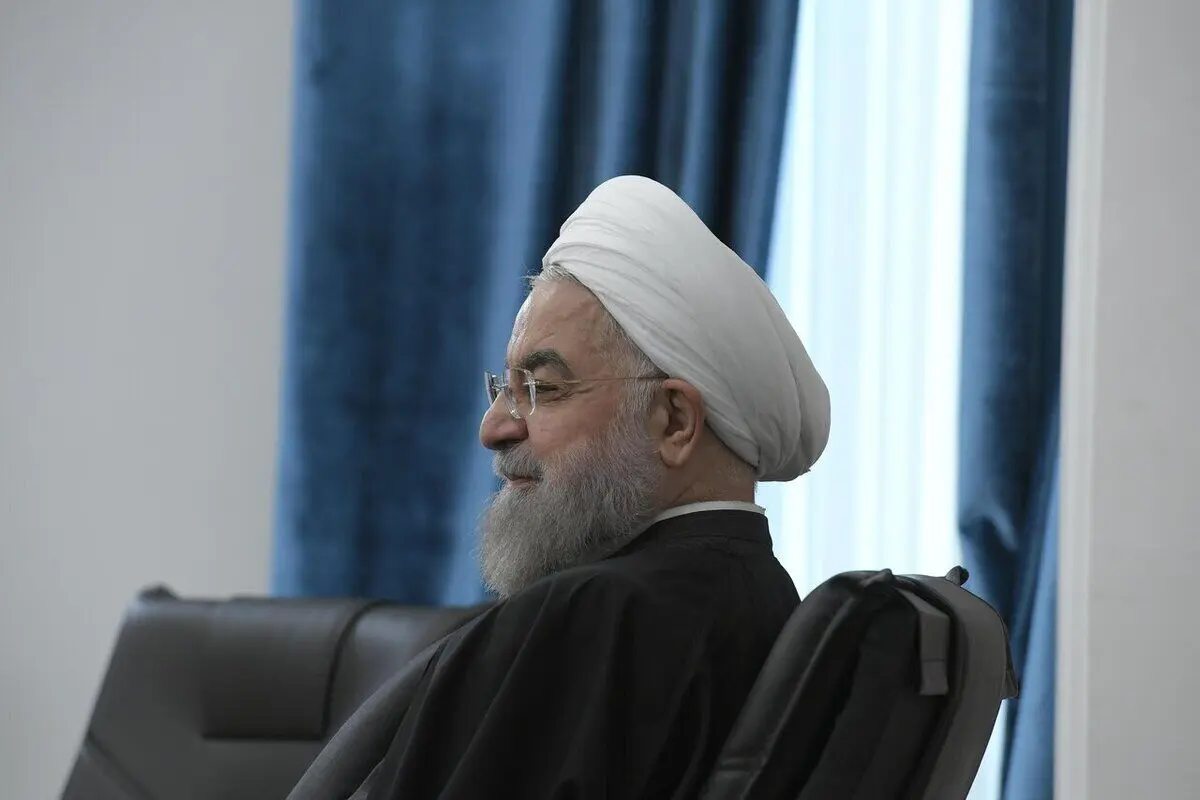 تصاویر؛ حضور حسن روحانی بر سر مزار والدین خود