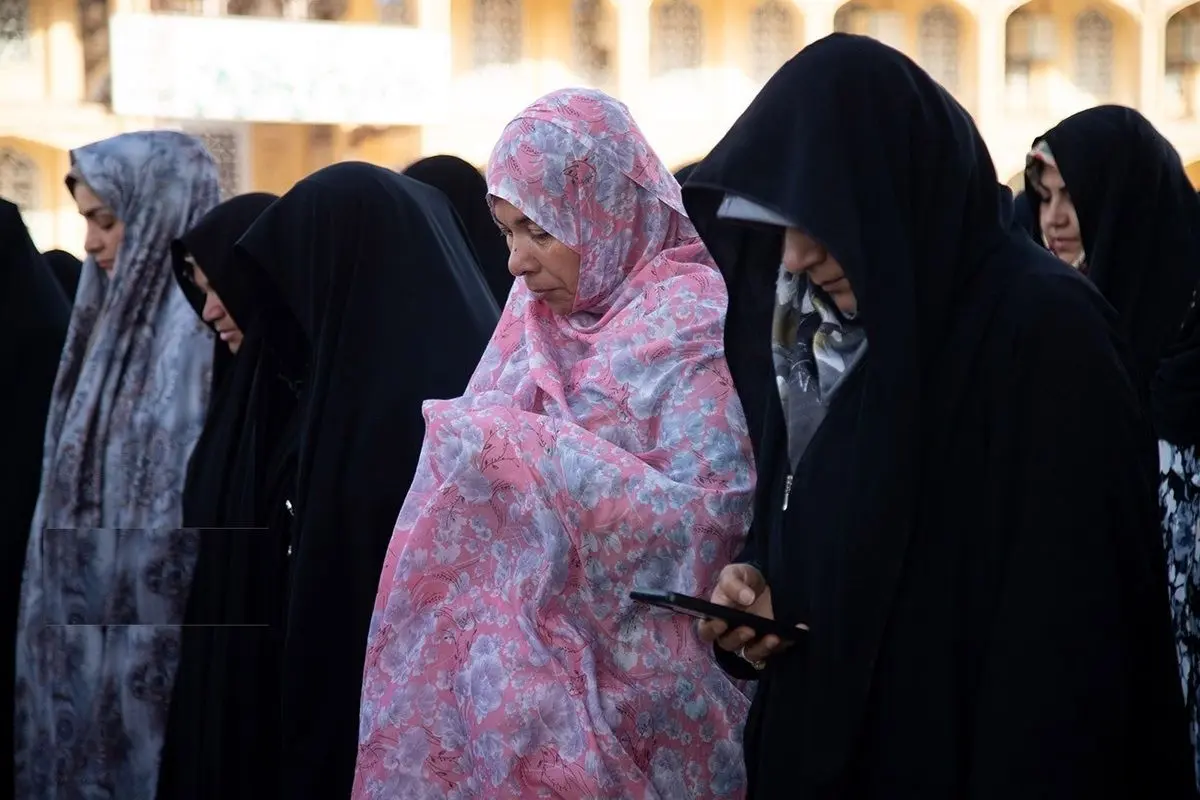 تصاویر؛ نماز باران در یزد، زمزمه‌ دعا برای بارش رحمت