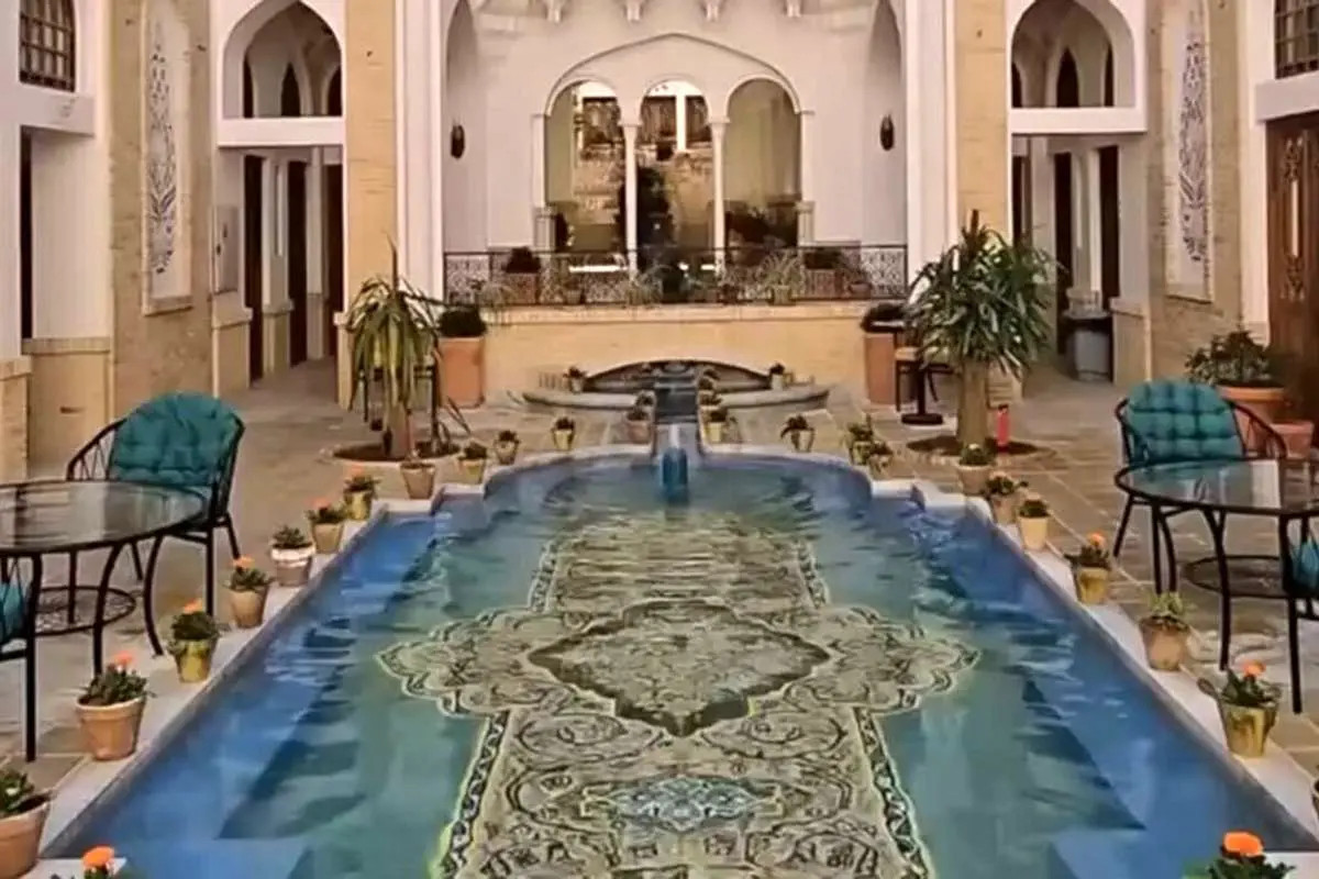ببینید؛ معماری اصیل و دیدنی این بوتیک هتل در کاشان شما را شگفتزده میکند!