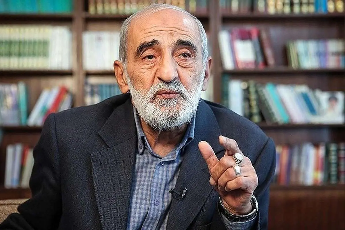 حسین شریعتمداری: «مذاکرات غیرمستقیم با آمریکا» تحقیر آمریکا و ترامپ است؛ او را شایسته...