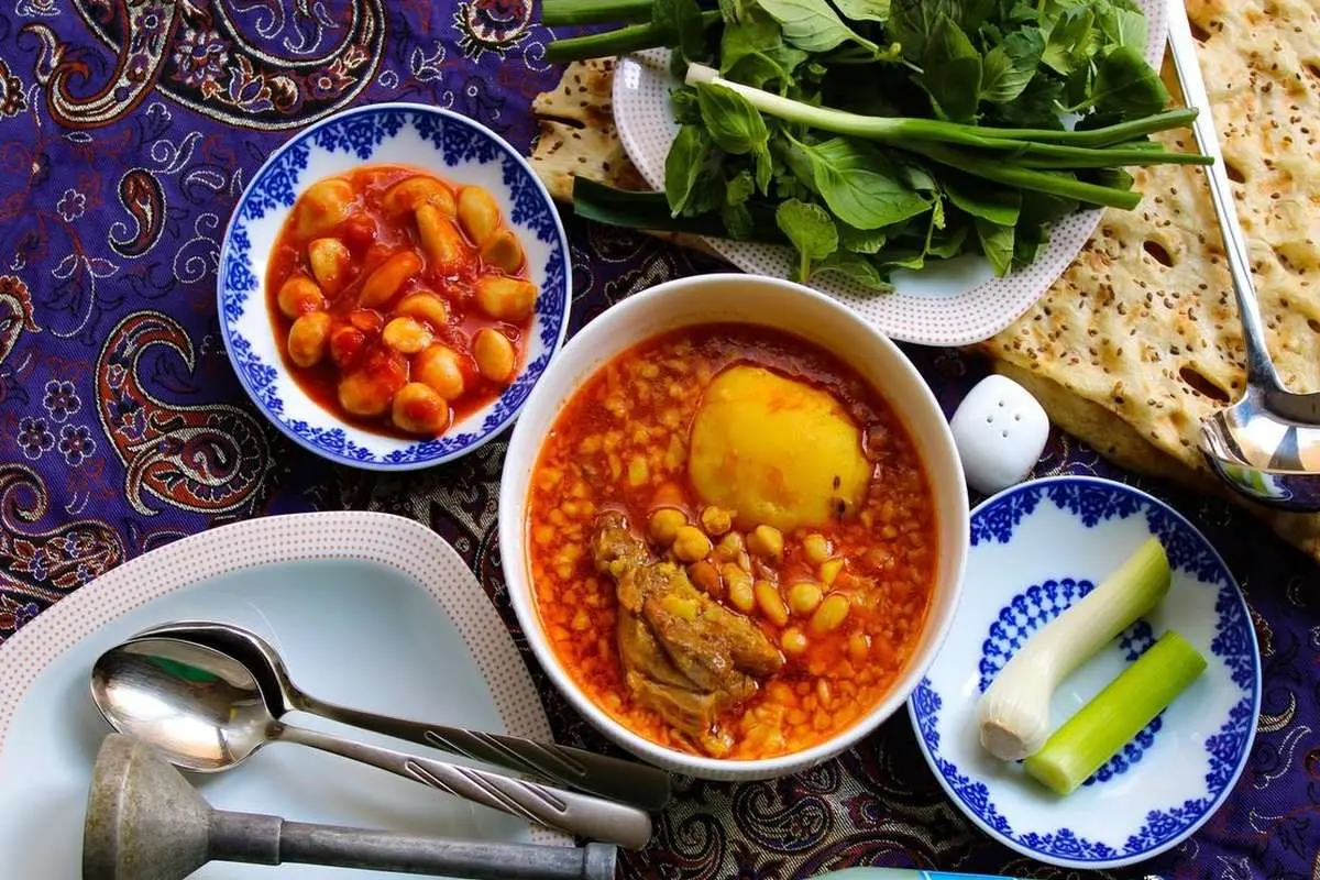 طرز تهیه آبگوشت سنتی و قهوه خانهای اصیل دو پیازه