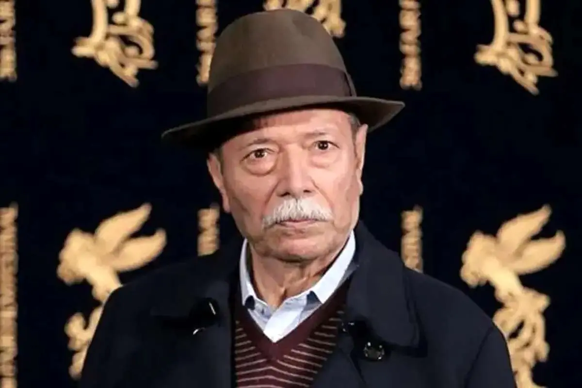 ببینید؛ سخنان بغض‌آلود استاد علی نصیریان در جمع دانشجویان