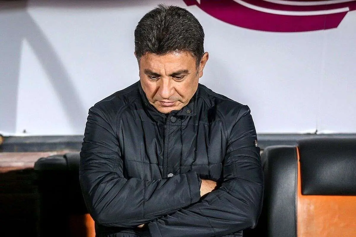ببینید؛ کمدین معروف از روی امیر قلعهنویی رد شد