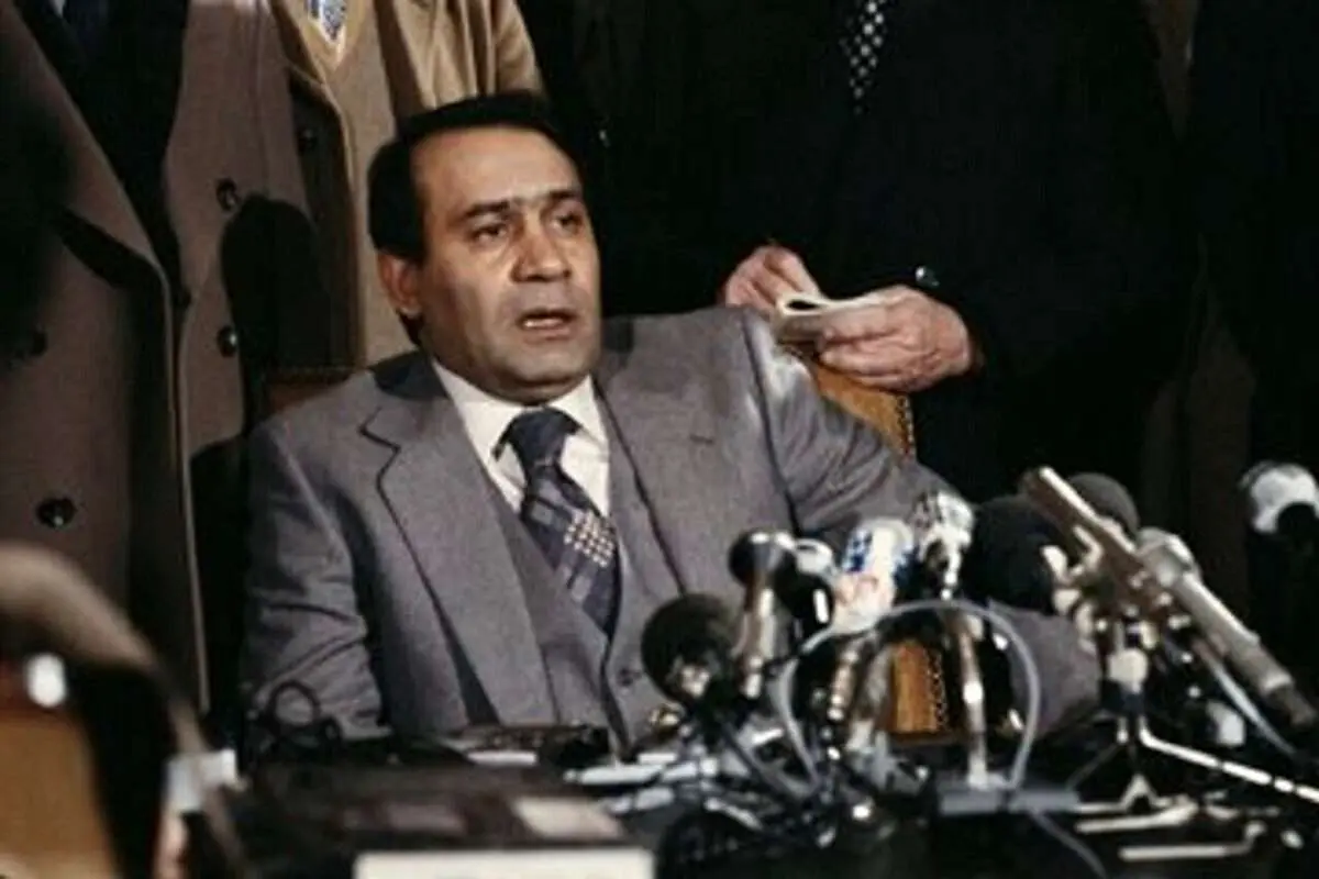 شکایت صادق قطبزاده از صدام پیش از آغاز جنگ