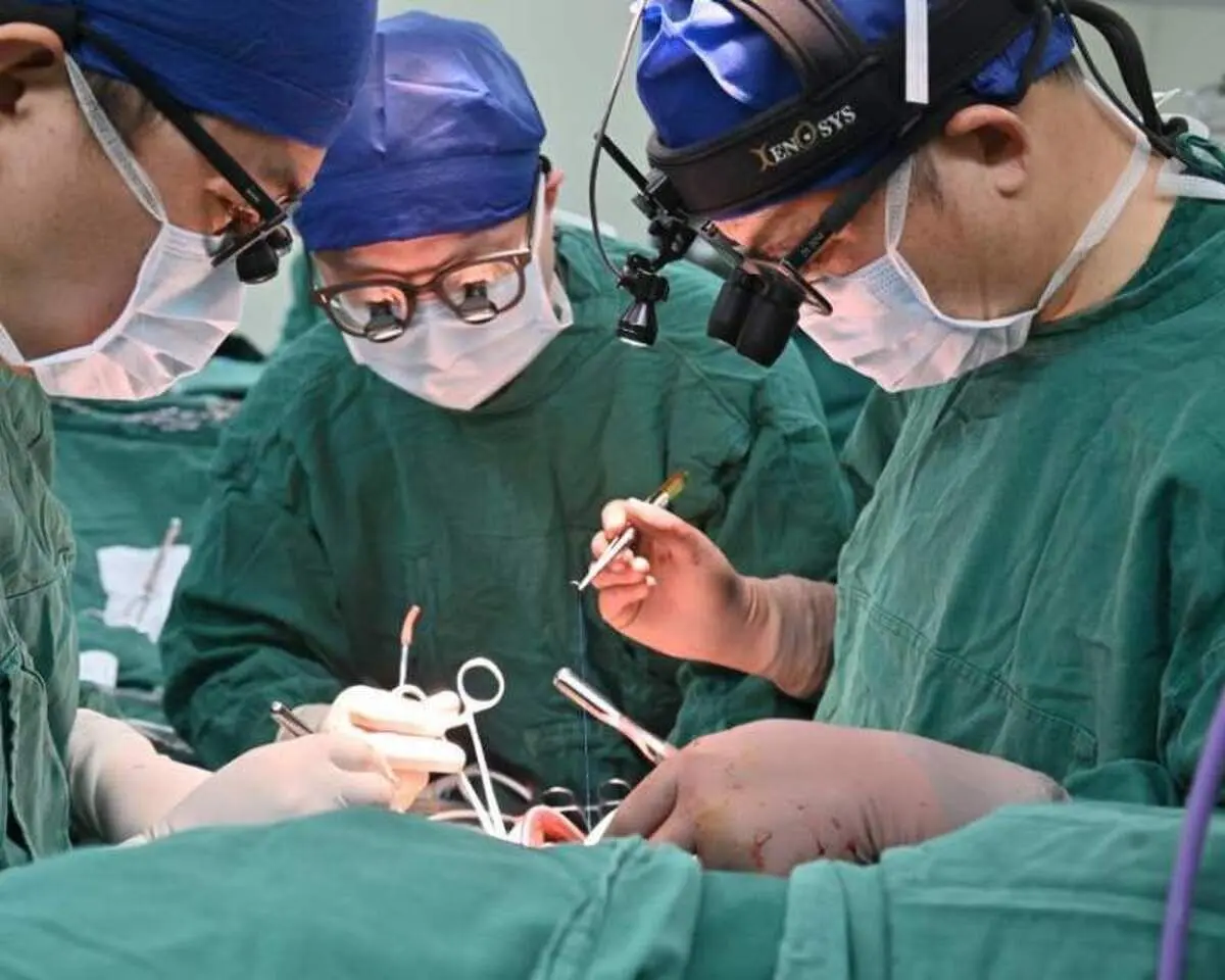 کاشت کوچکترین قلب مصنوعی جهان در بدن پسری ۷ ساله