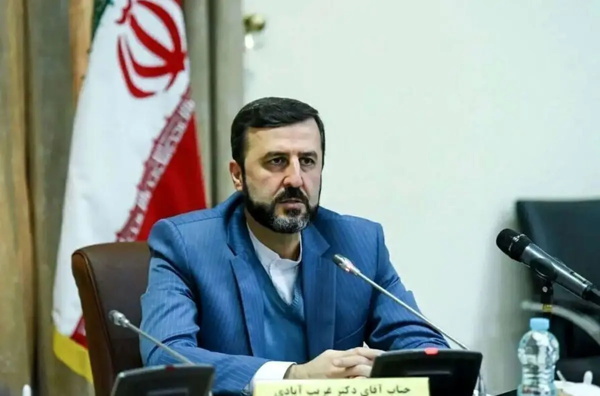ببینید؛ توضیحات غریب آبادی درمورد ماجرای خودکار