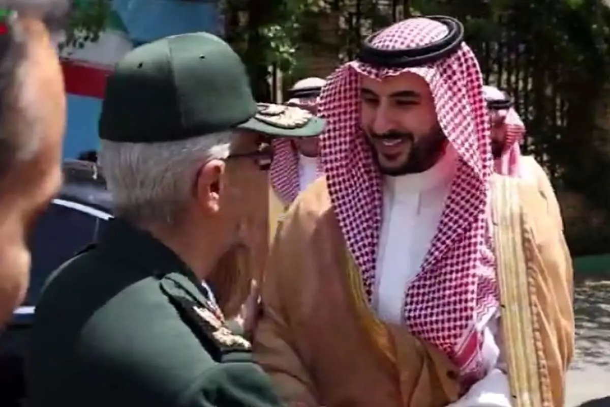 ببینید؛ استقبال سرلشکر باقری از برادر محمد بن سلمان در تهران