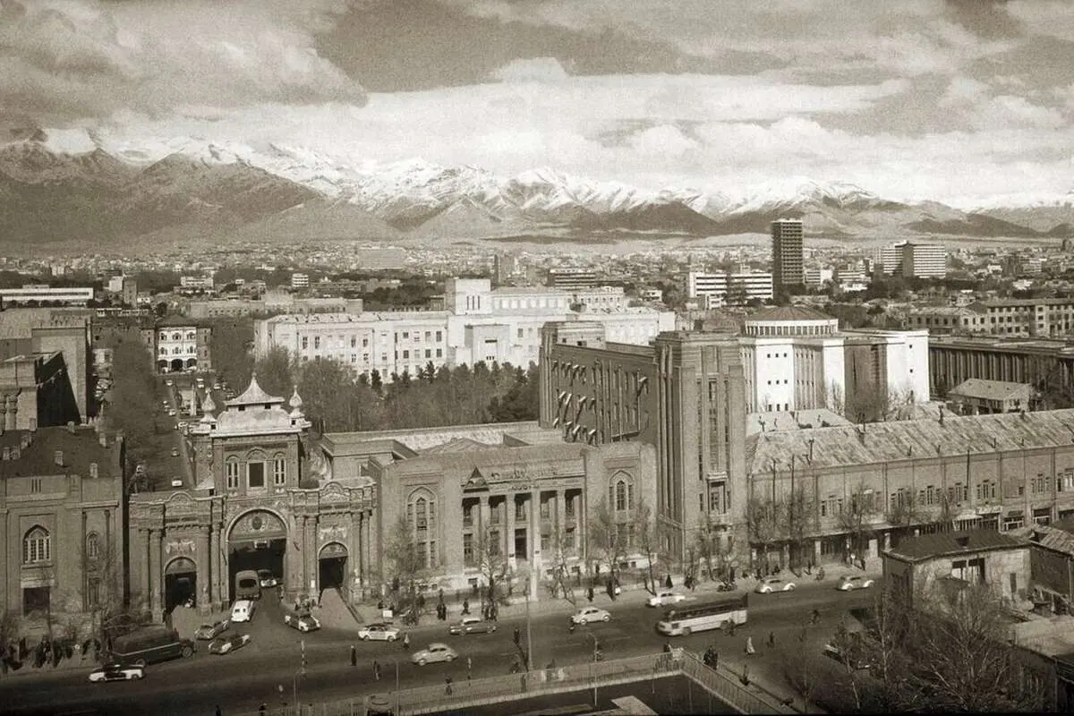 روزگاری تهران را «دارالموت» می‌خواندند؛ ایرانیان کفش را در حضور پادشاه از پا درمی‌آورند