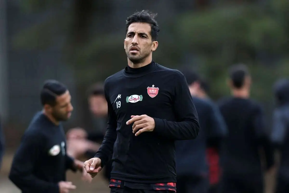 پرسپولیس با پوستری سینمایی و هجومی به استقبال سپاهان رفت