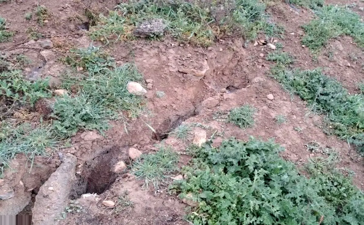رانش وحشتناک زمین در روستای بجنورد؛ خانه‌ها در معرض تخریب