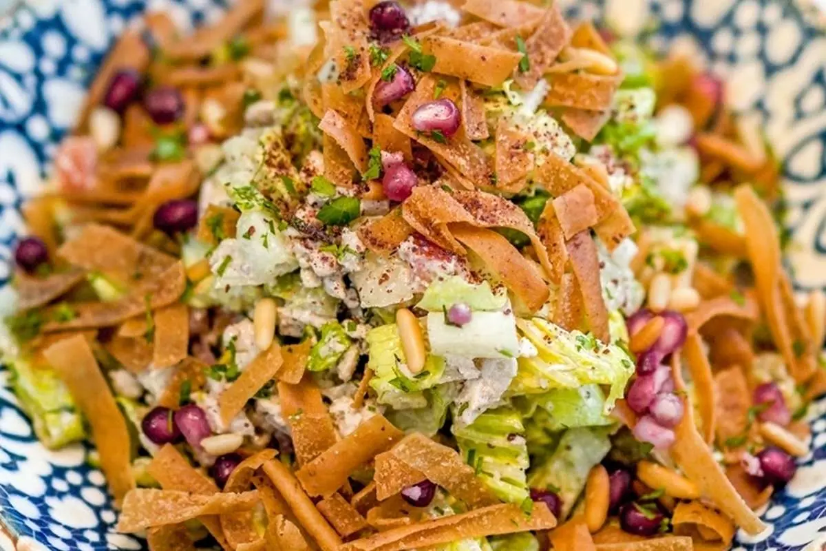 طرز تهیه سالاد شاورما؛ سالاد شیک و مجلسی