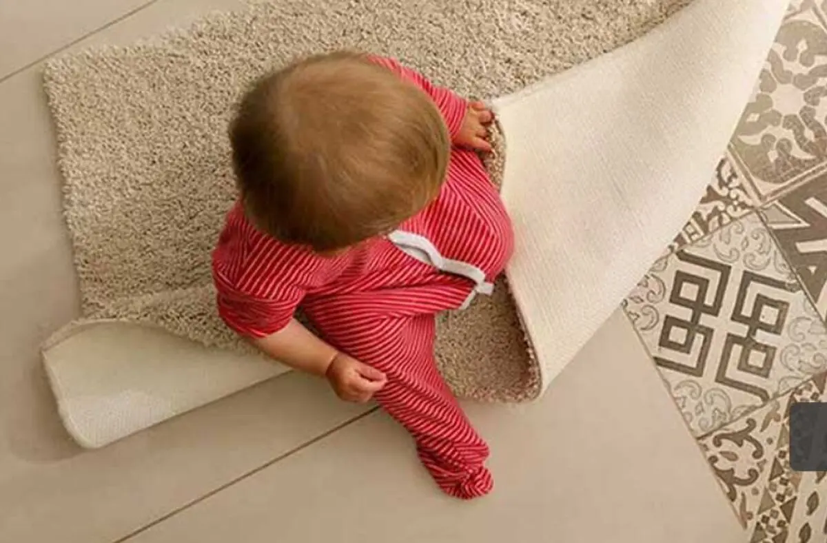 چند ترفند کابردی برای از بین بردن بوی ادرار از روی فرش