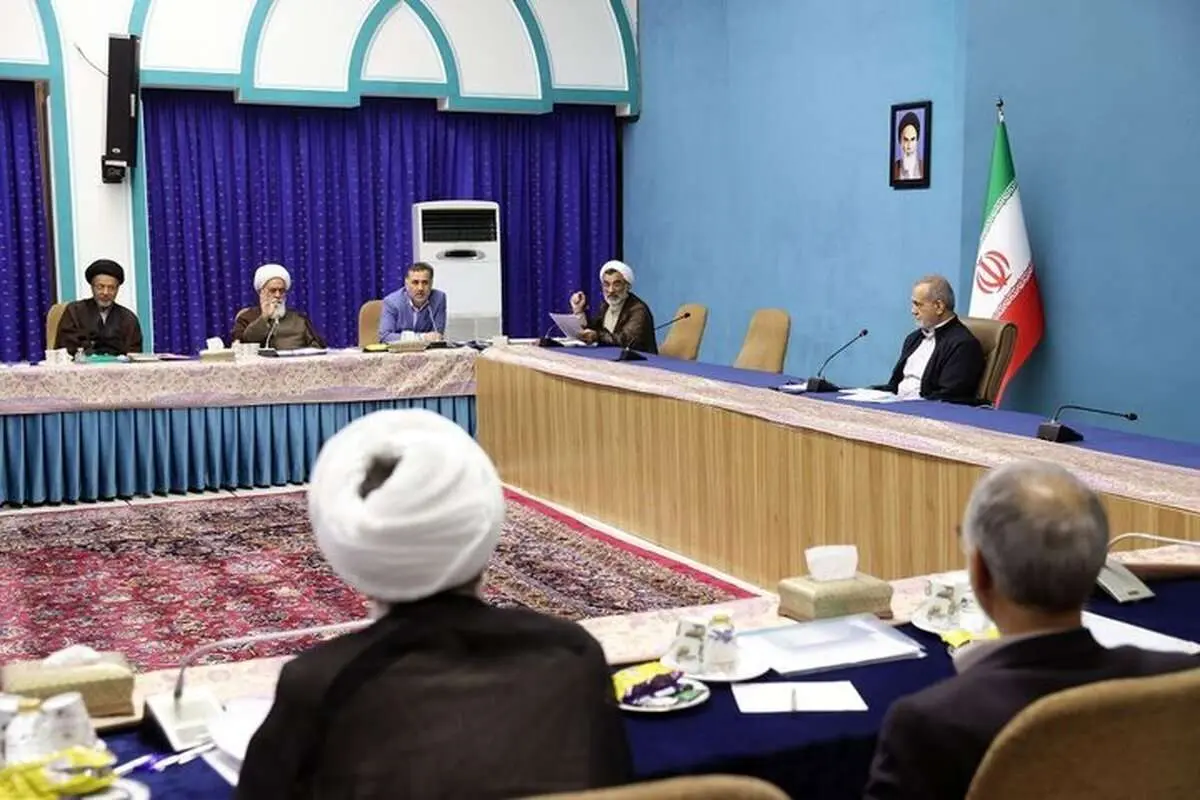 پزشکیان: برای اصلاح جامعه باید از خانواده، مدرسه و دانشگاه آغاز کنیم