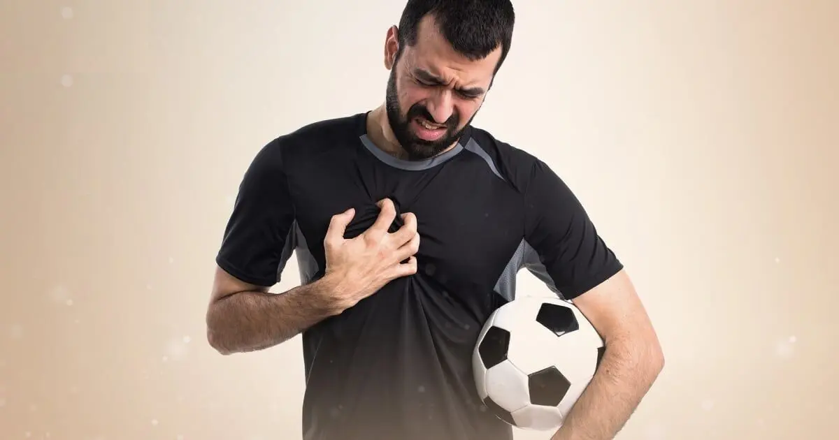 ببینید؛ فوتبالیست ترک بر اثر حمله قلبی ناگهانی در زمین جان باخت