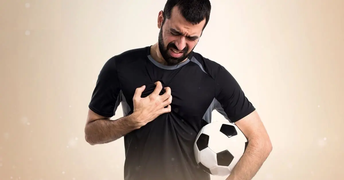ببینید؛ فوتبالیست ترک بر اثر حمله قلبی ناگهانی در زمین جان باخت