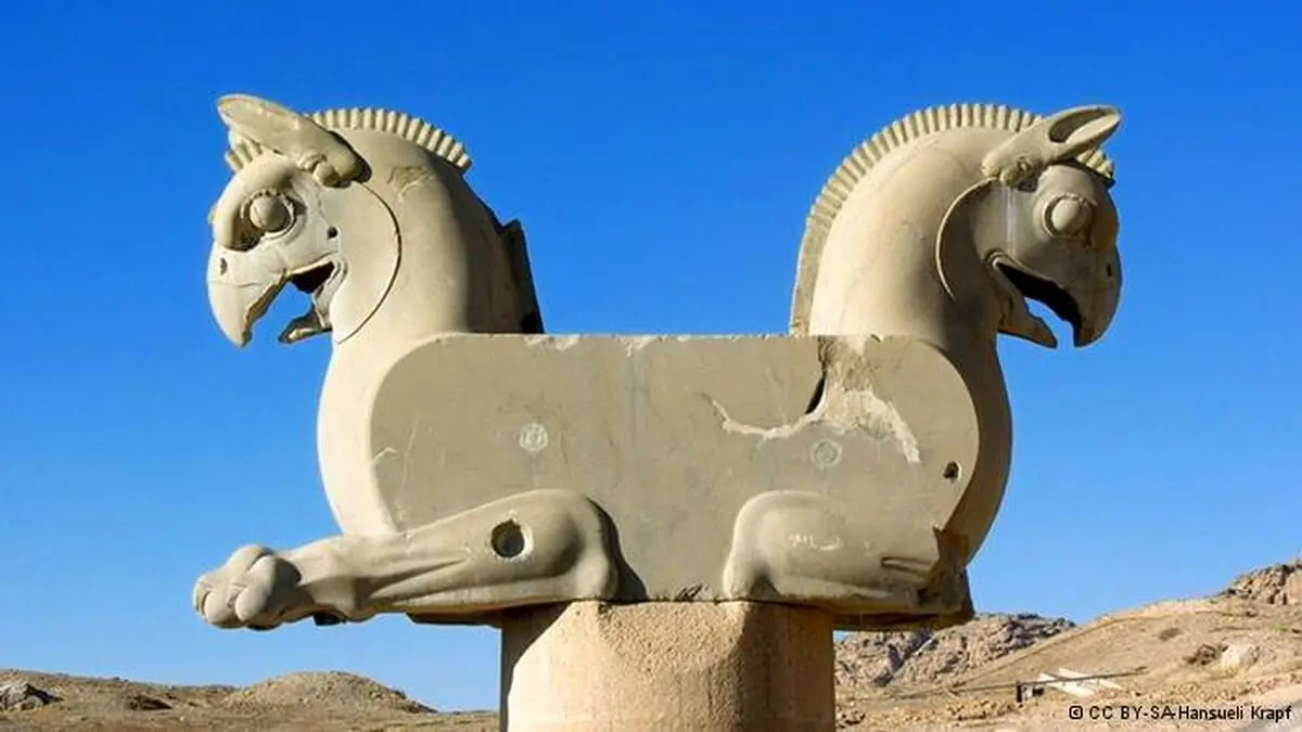 سال ۱۳۴۰؛ ماجرای طراحی لوگوی هواپیمایی هما (ایران ایر)