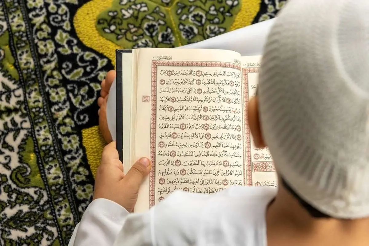 ببینید؛ واکنش معلم کلاس قرآن در لحظه وقوع زلزله استانبول