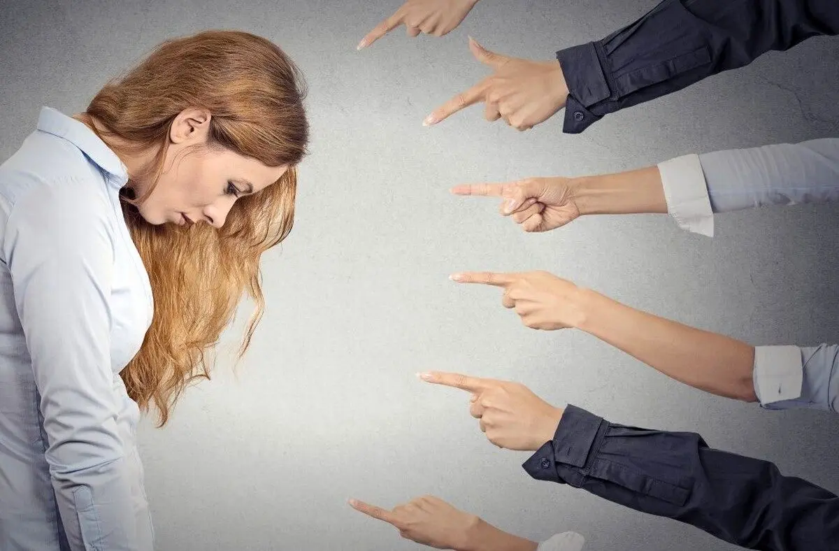 چرا با خودمان رودربایستی داریم؟