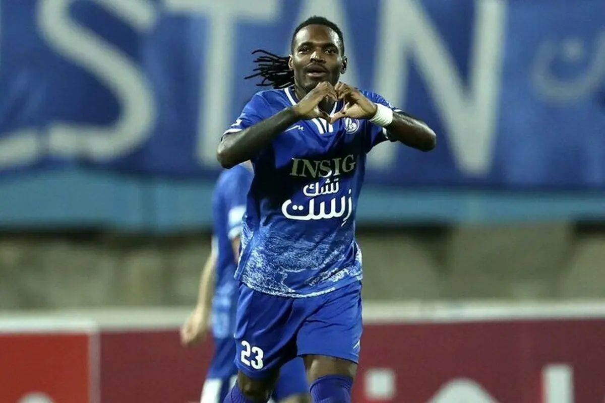 تصاویر؛ اولین واکنش بیفوما به توافق با پرسپولیس