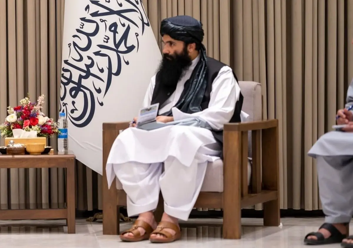 عکس؛ سراج الدین حقانی آفتابی شد