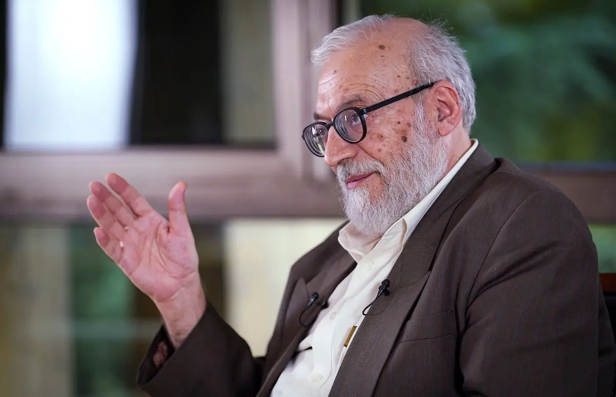 محمدجواد لاریجانی: رفراندوم برگزار کنیم که آیا ما می‌خواهیم گاو شیری آمریکا بشویم یا نه؟!