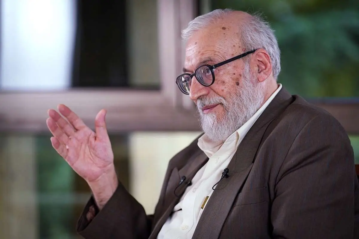 محمدجواد لاریجانی: رفراندوم برگزار کنیم که آیا ما می‌خواهیم گاو شیری آمریکا بشویم یا نه؟!