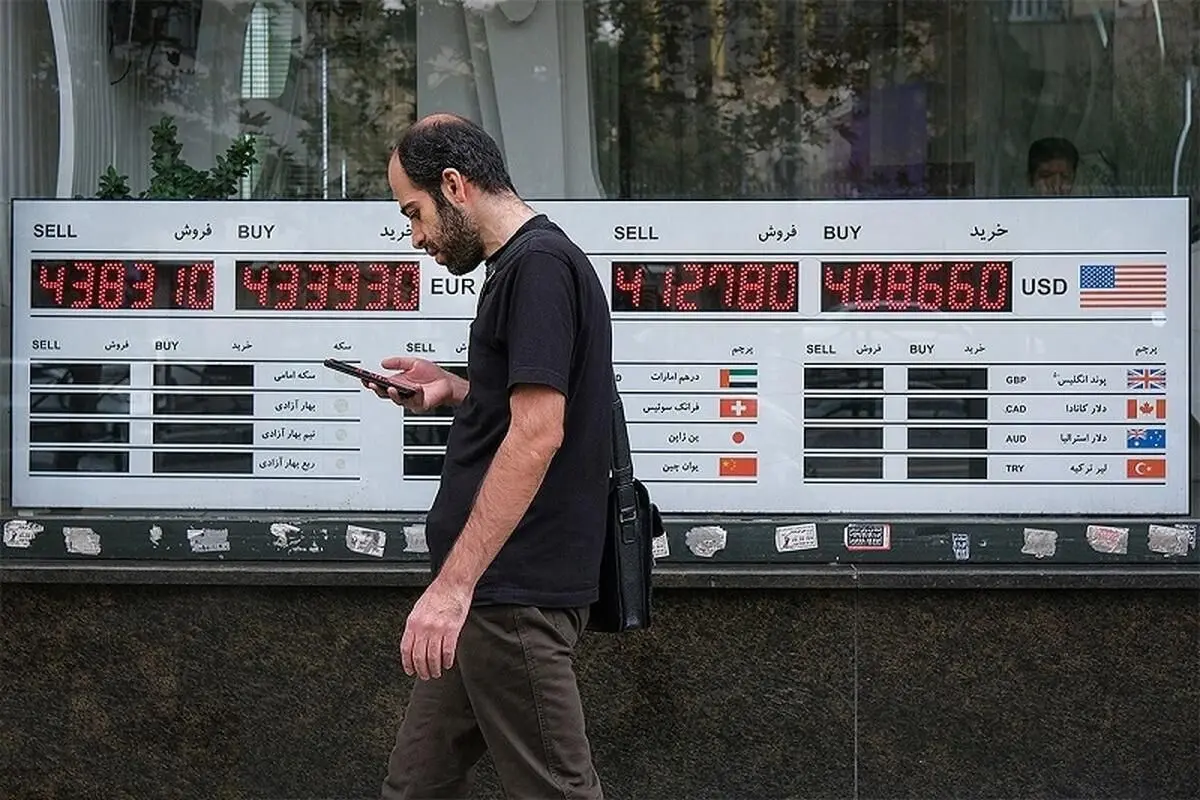 قیمت دلار امروز یکشنبه ۳۱ فروردین ۱۴۰۴؛ اسکناس آمریکایی در پایین‌ترین سطح سه‌ماهه