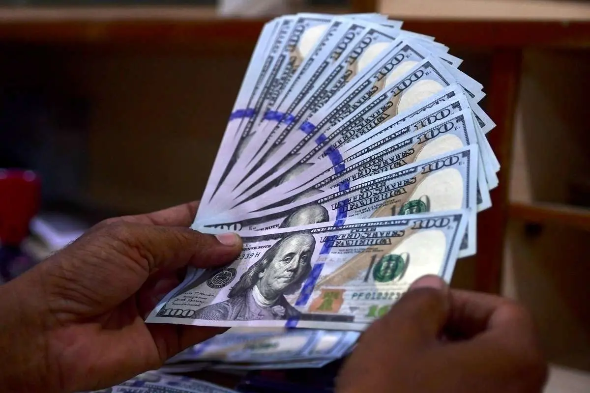 اتفاق تاریخی در بازار ارز؛ دلار ۱۷ هزار تومان ارزان شد