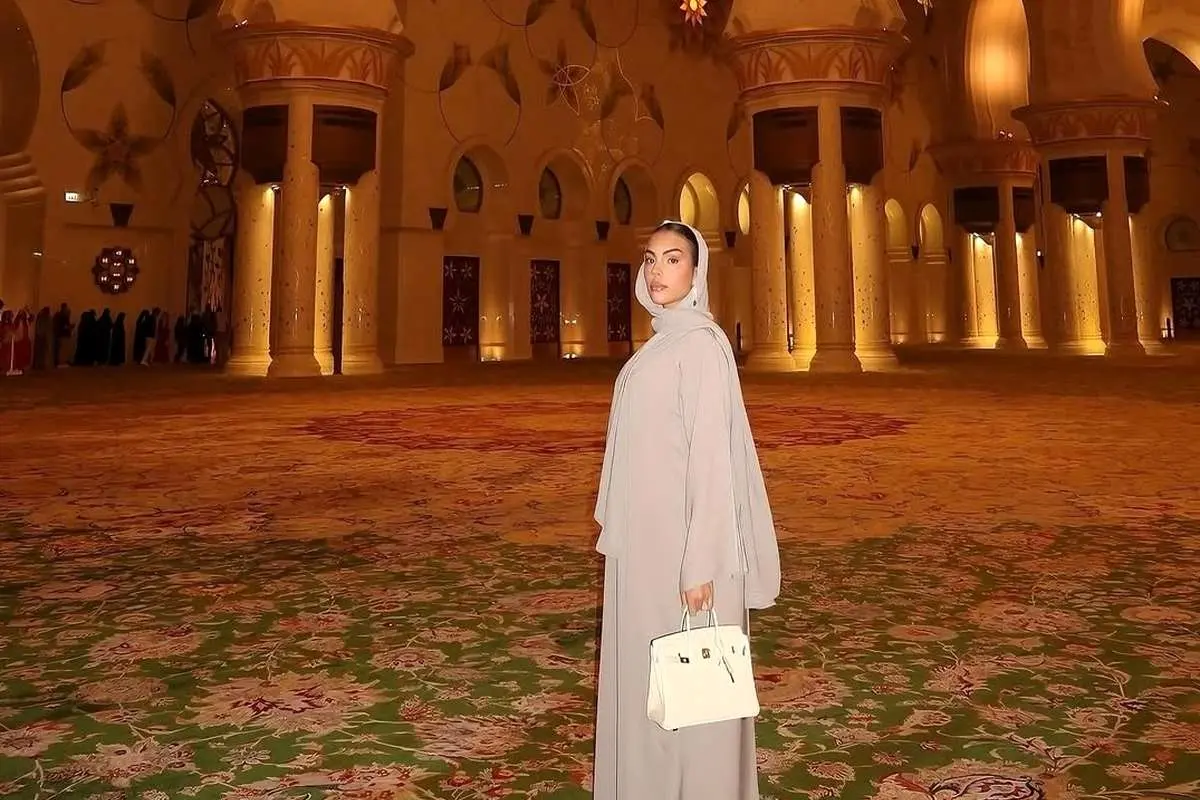 تصاویر؛ حجاب همسر رونالدو در مسجد شیخ زاید ابوظبی